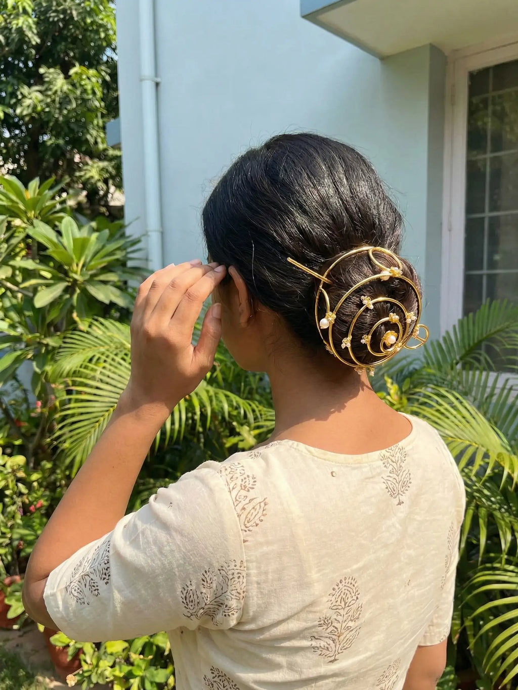 Gold Spiral Bun Hair Pin with Pearl Accents | Elegant Juda Hair Accessory for Women