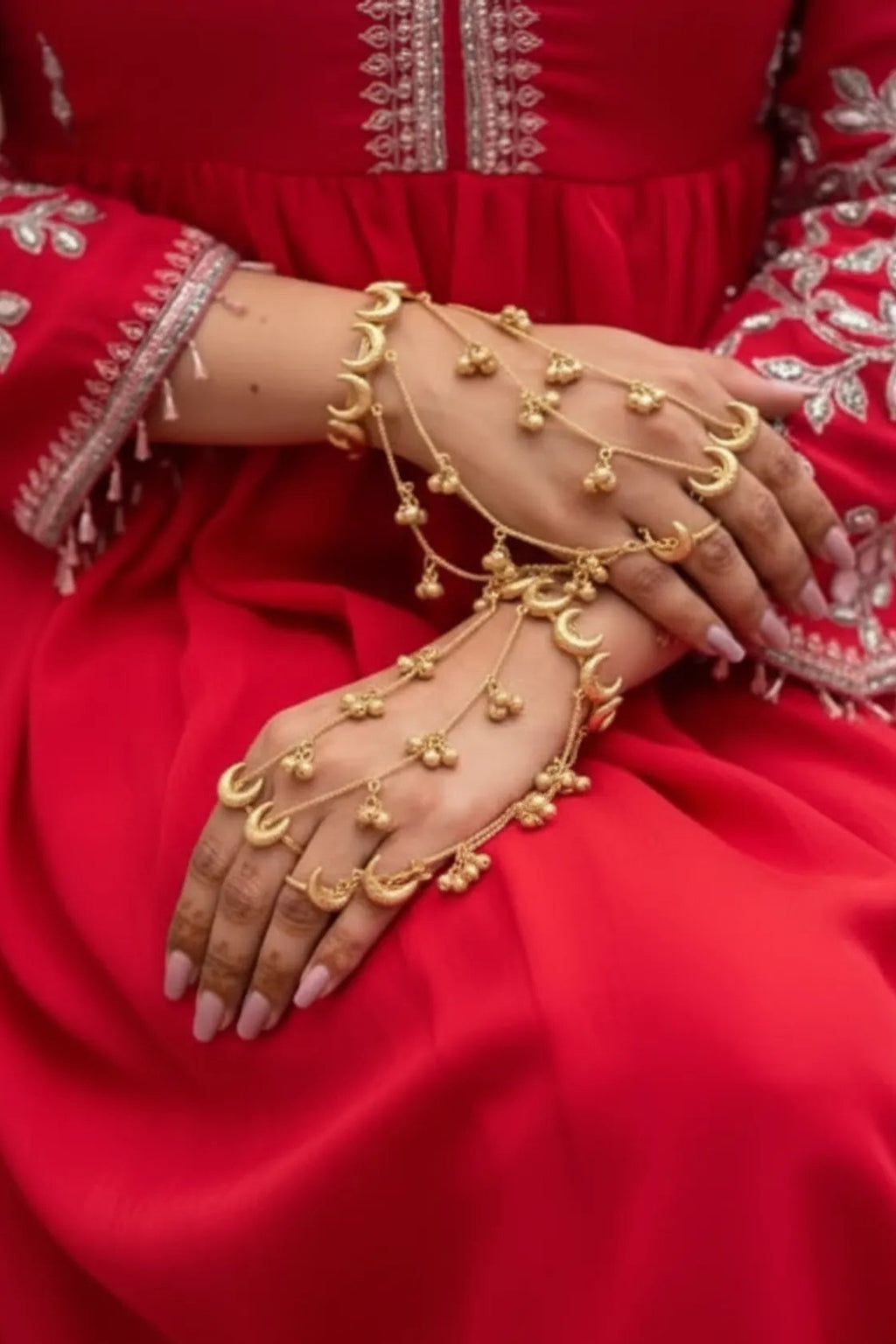 Kashmiri Crescent Hathphool – Multi-Chain Hand Harness With Ghungroo Charms