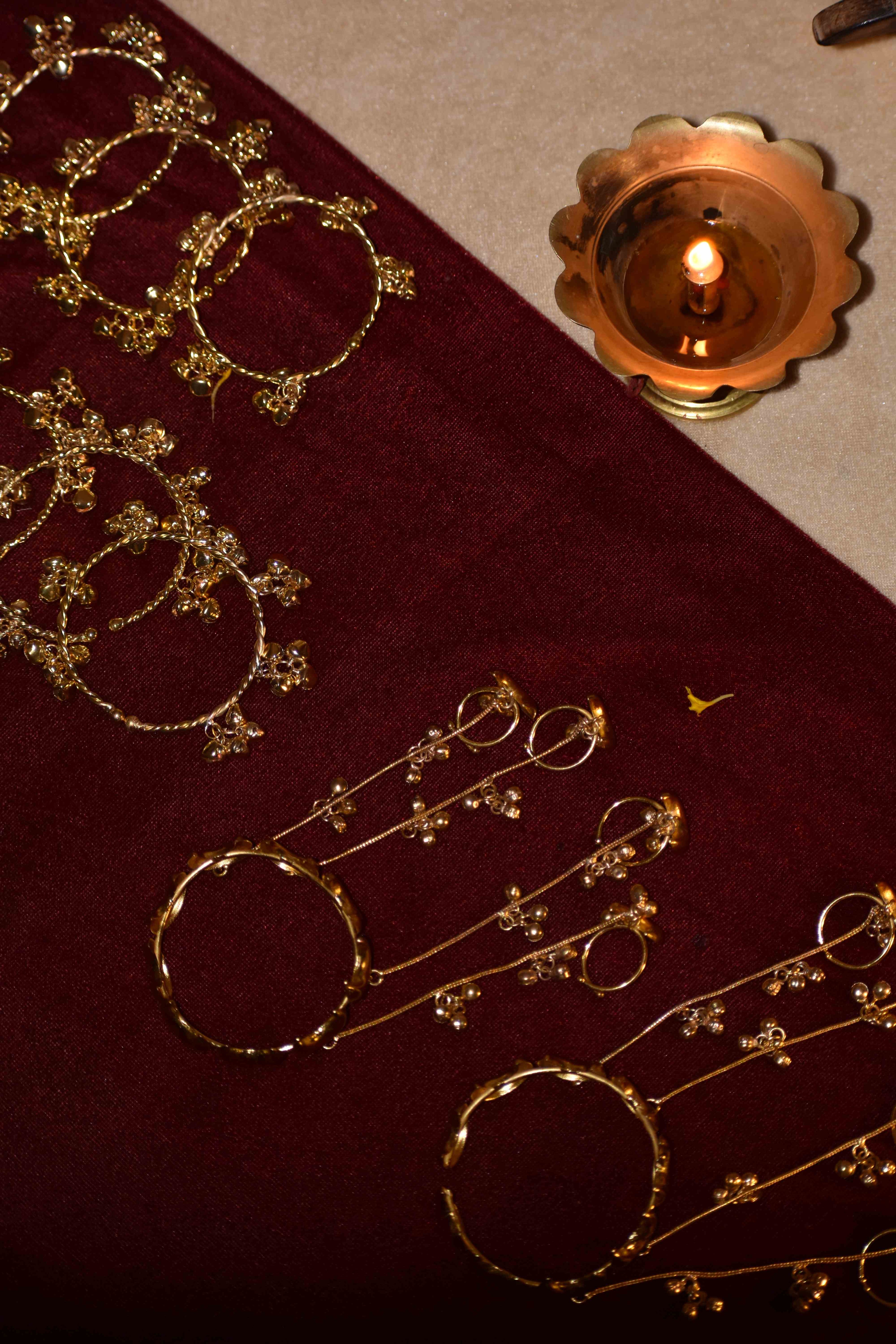 Naad & Noor Ghunghroo Combo – Crescent Hathphool with Ghunghroo Bangles for Brides